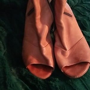 Paul Green side zip ankle booties size 7.5/8